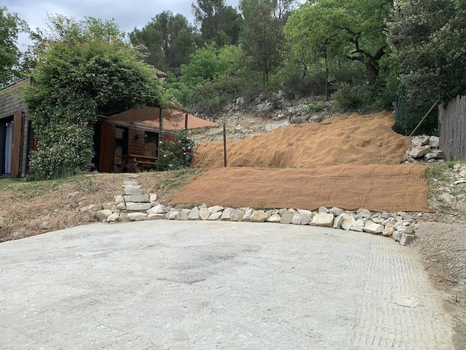 Maison En Bois A Entrechaux ภายนอก รูปภาพ